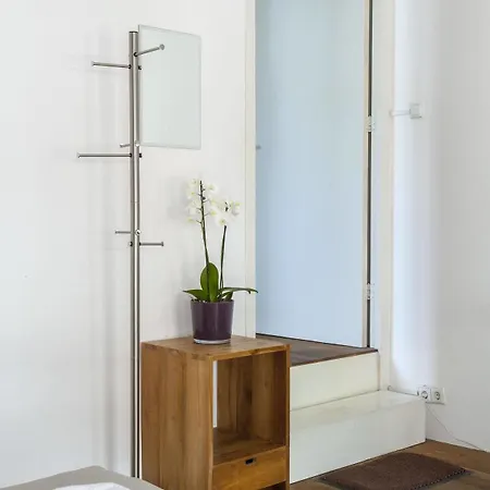 Kuwadro Centrum Πανσιόν 4*