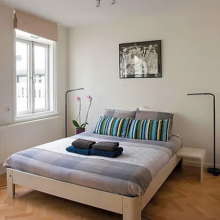 Kuwadro Guesthouse Centrum Guest house 4*