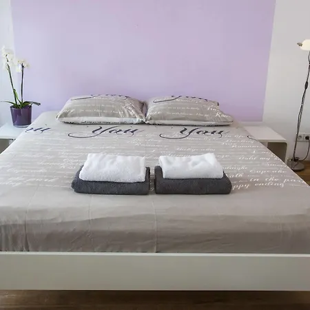 Bed & Breakfast Kuwadro Guesthouse Centrum 2*