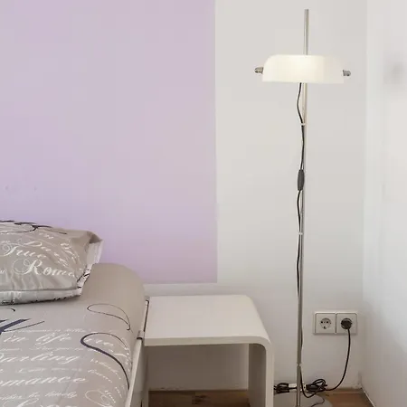 Kuwadro Guesthouse Centrum Bed & Breakfast 2*