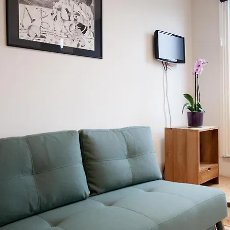 Bed & Breakfast Kuwadro Guesthouse Centrum 2*