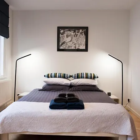 Kuwadro Guesthouse Centrum Bed & Breakfast