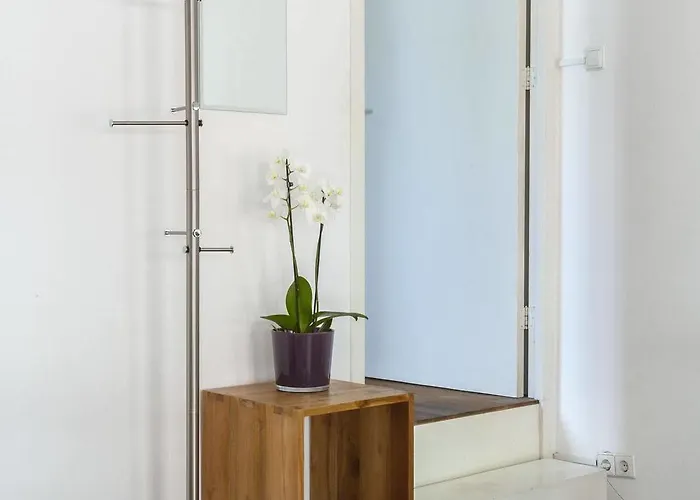 Kuwadro Centrum Πανσιόν 3*