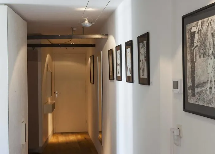 Kuwadro Centrum Πανσιόν 3*